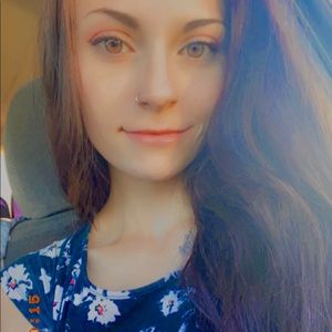 Meet your Posher, Abigail